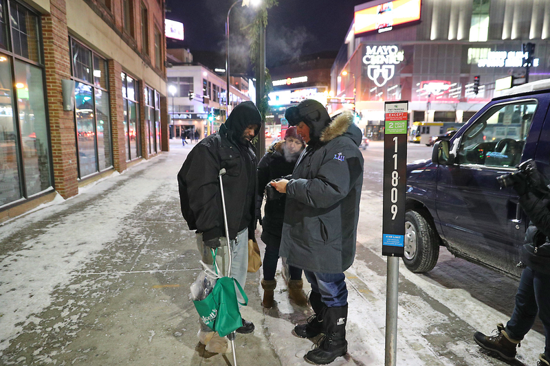 Illustration for article titled This Viral Photo of a Homeless Person Freezing on the Street Is Actually From 2013... in Canada